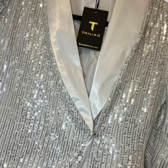 Thiliko Silver Sequin Satin Lined Long Blazer w/ white boa feather trim NWT - Picture 6 of 7